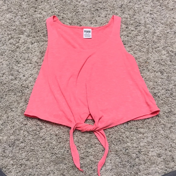 Tank tops/ crop tops - Picture 1 of 5